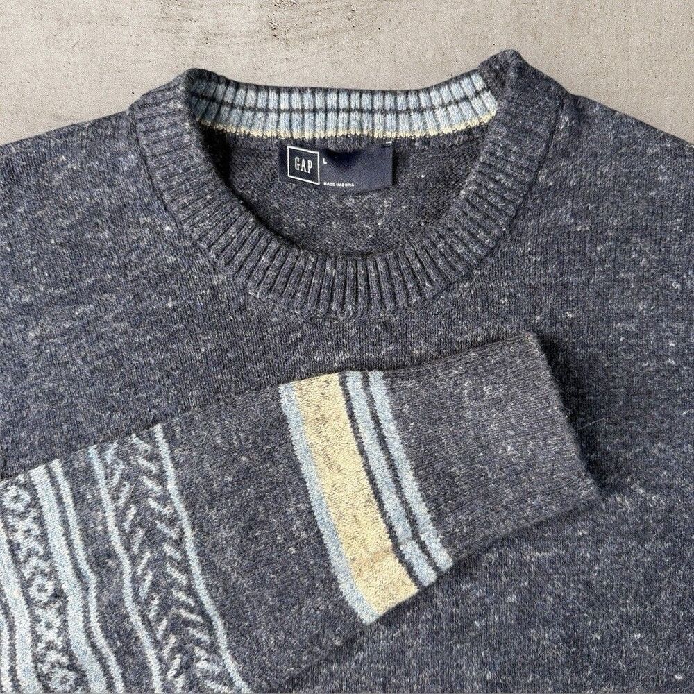 Gap Sweater Mens Large Blue Gray Varigated Striped Sleeve Crewneck Pullover Y2K